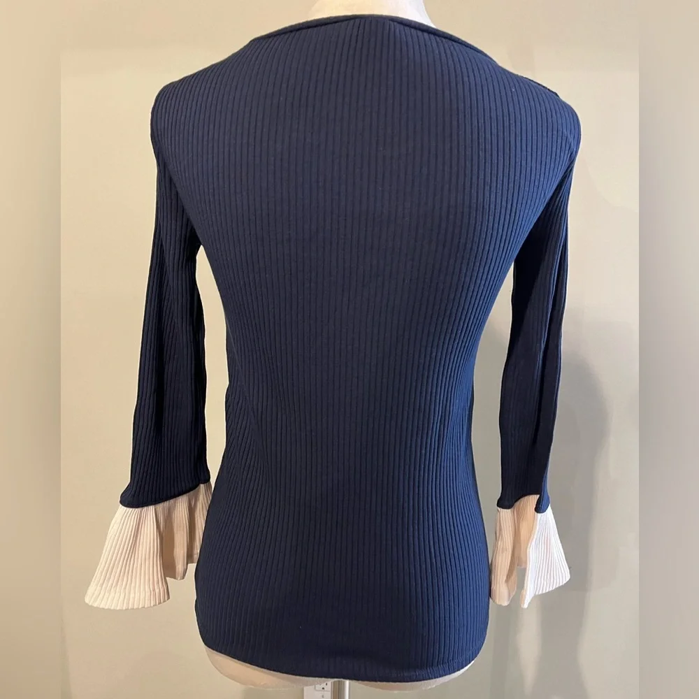 J Crew Women’s xs navy ribbed top w/flare sleeve